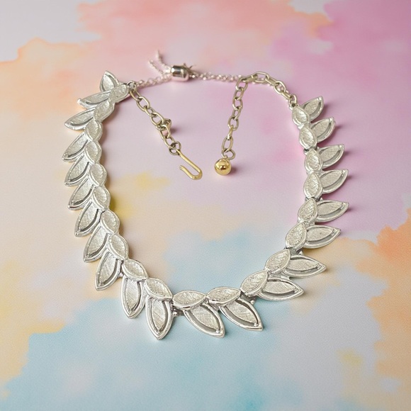 Arthur Pepper designed this Silver Nature-Inspired Leaf Necklace - Picture 2 of 5